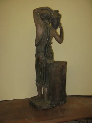 " La Samaritaine ", sculpture signée en plâtre , époque 20ème