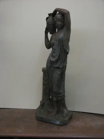 " La Samaritaine ", sculpture signée en plâtre , époque 20ème