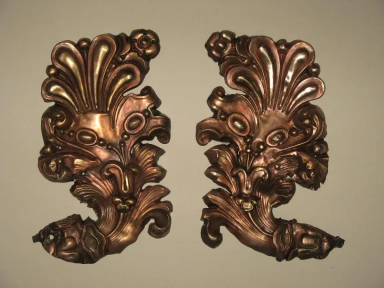 Paire d'élements décoratifs en cuivre époque 19ème.