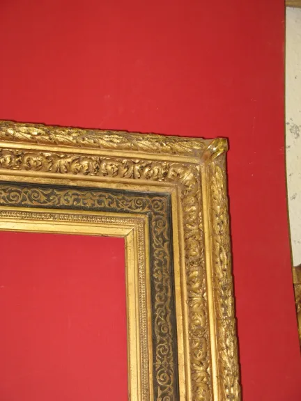 Cadre époque 19 ème en bois doré.