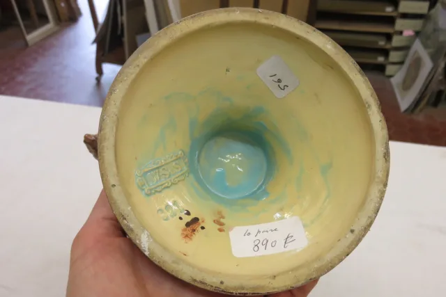 Paire de vases en faïence, époque 20 ème.