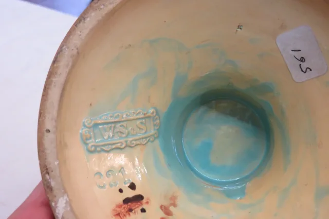 Paire de vases en faïence, époque 20 ème.