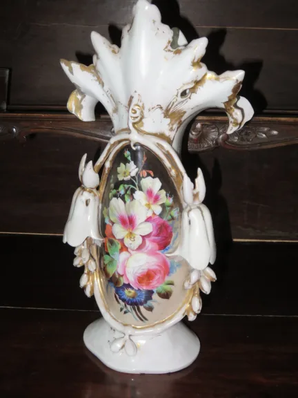 Vase En Porcelaine, époque 19 ème.