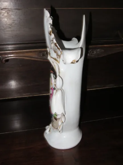 Vase En Porcelaine, époque 19 ème.