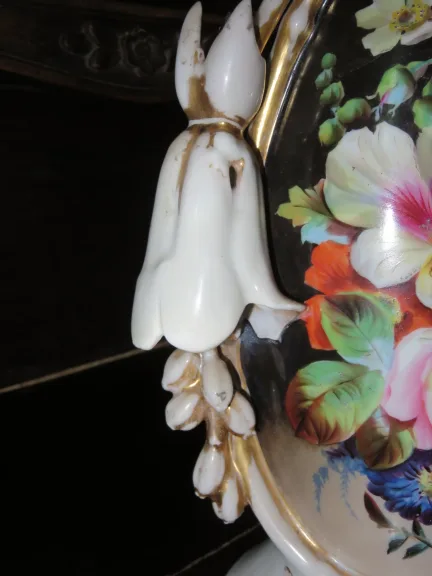Vase En Porcelaine, époque 19 ème.
