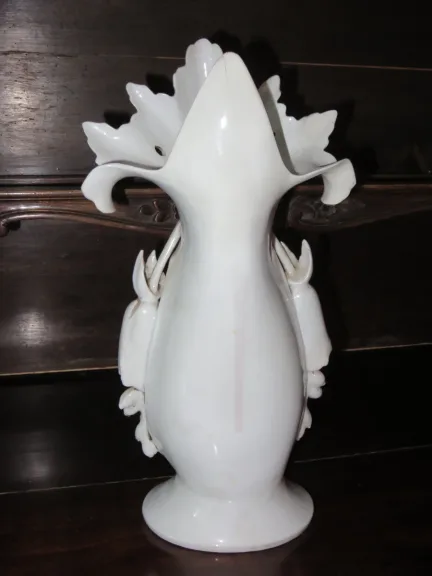 Vase En Porcelaine, époque 19 ème.