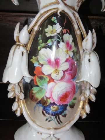 Vaas En Porcelaine, époque 19 ème.