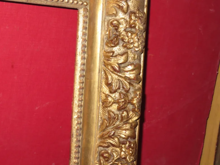 Cadre époque 19ème, Doré à La Feuille.