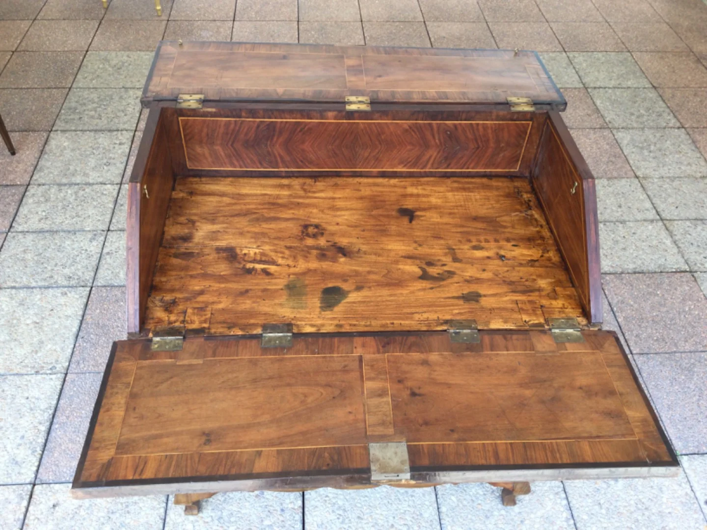 HELLING TOP BUREAU