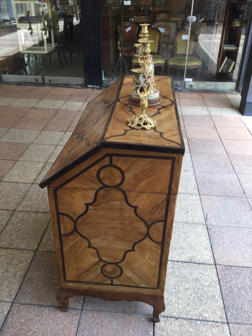HELLING TOP BUREAU