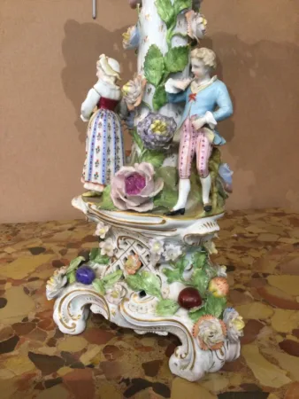 Grand surtout en porcelaine de Saxe