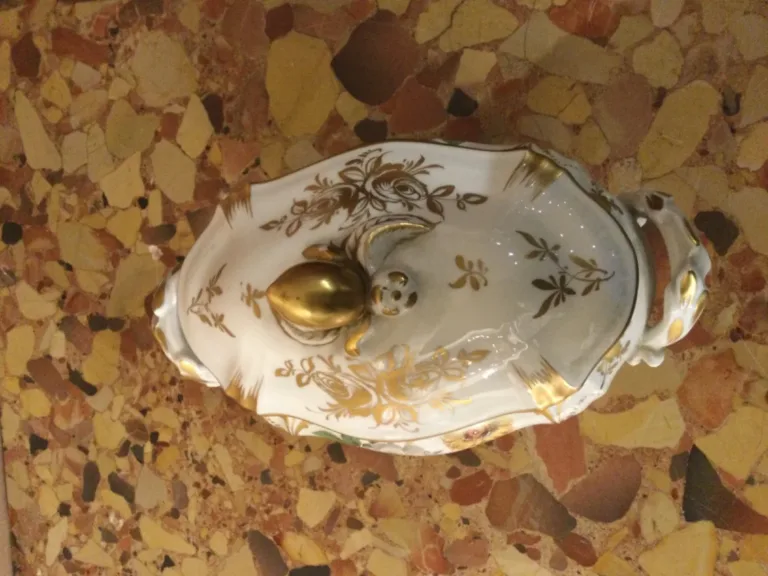 PETITE PETITE SOUPIÈRE Louis XV