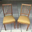Paire de chaises Louis XVI en noyer