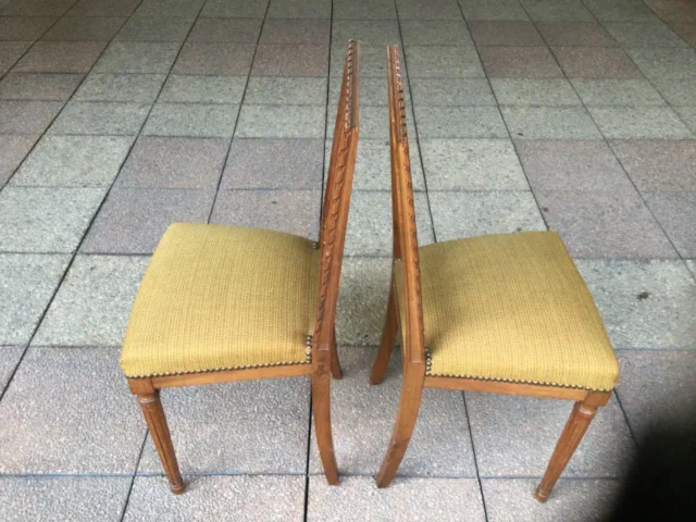 PAAR STOELEN IN LOUIS XVI-STIJL IN NOTEN