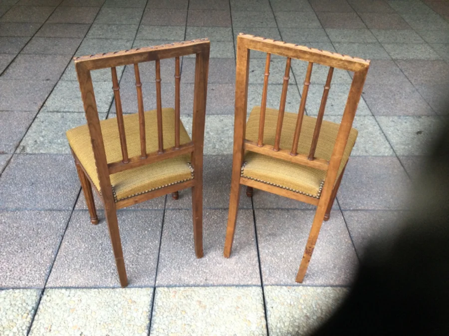 PAAR STÜHLE IM LOUIS XVI-STIL AUS WALNUSS