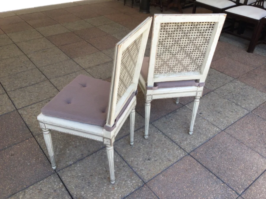 STÜHLE IM LOUIS XVI-STIL
