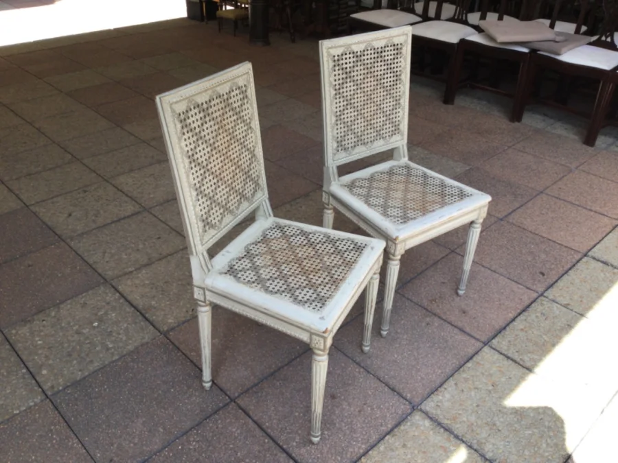 STÜHLE IM LOUIS XVI-STIL