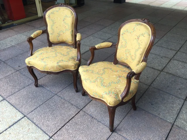 Paire de fauteuils  Louis XV du XVIIIe siècle