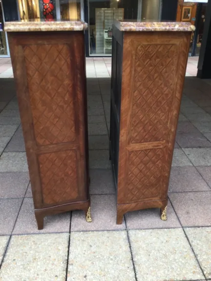 Paire de buffets  à hauteur d'appui en marqueterie