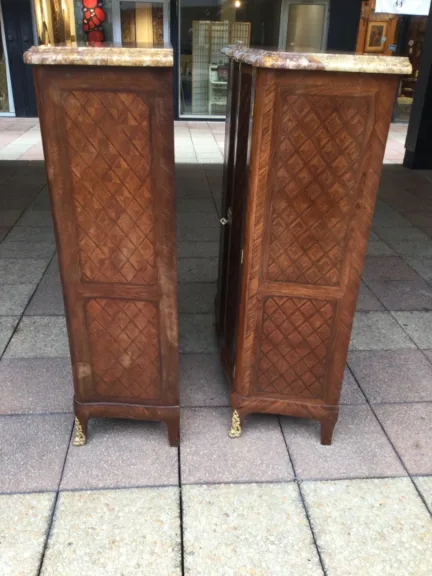 Paire de buffets  à hauteur d'appui en marqueterie