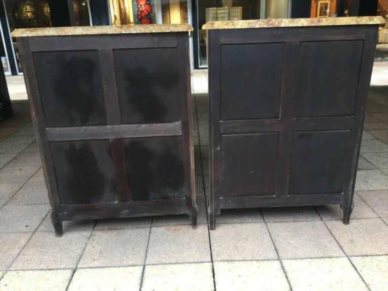 Paire de buffets  à hauteur d'appui en marqueterie
