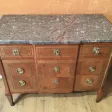 Une commode en marqueterie de style Transition  du XIXe siècle