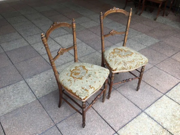 Deux chaises de style Louis XVI