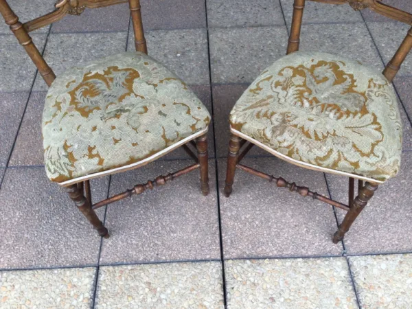 Deux chaises de style Louis XVI