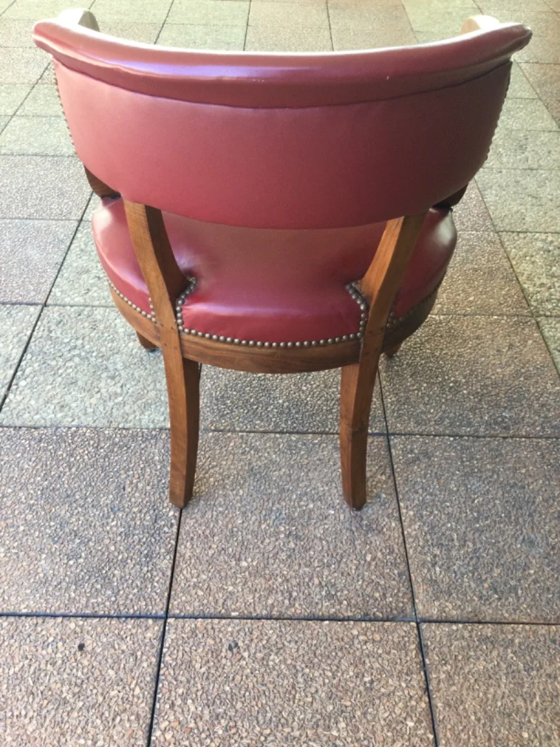 Un fauteuil de bureau en noyer