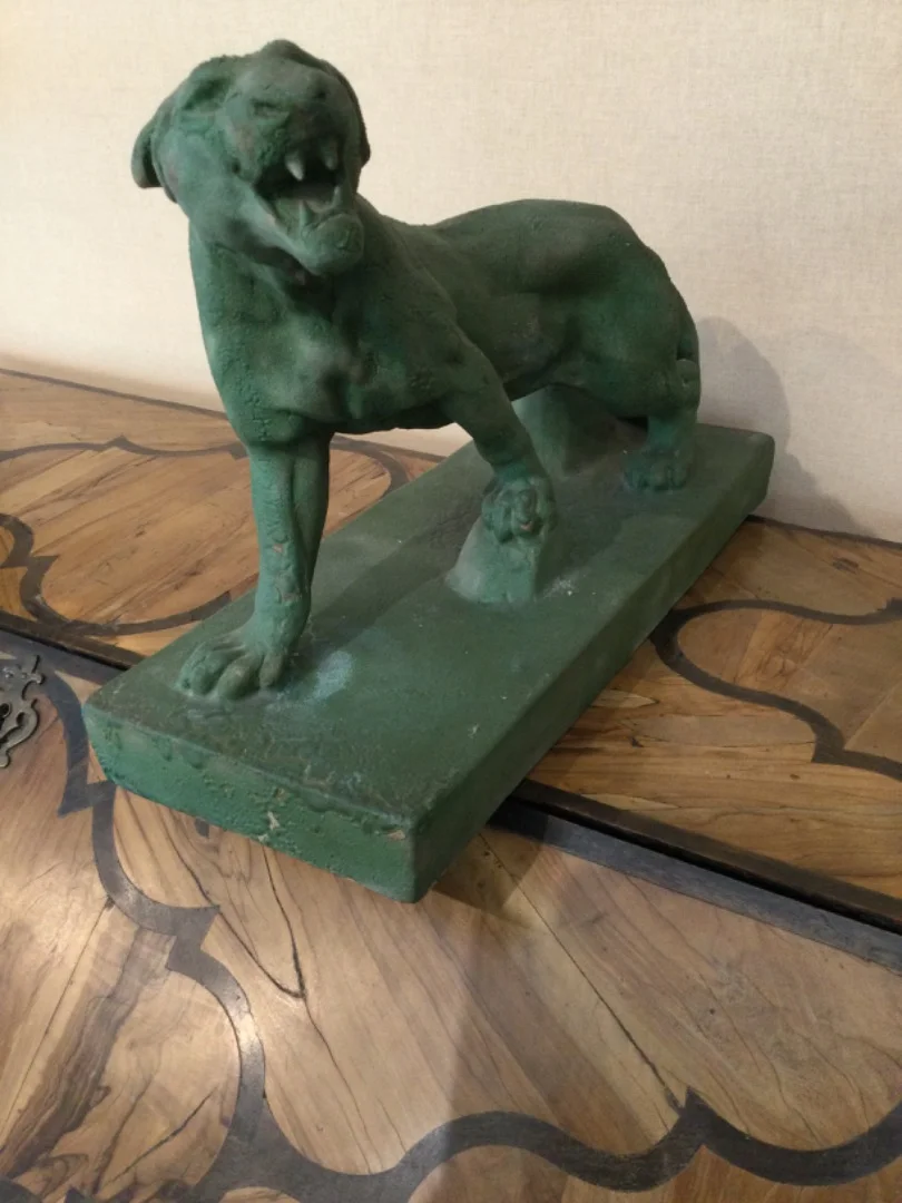 ''Lionne Rugissant''