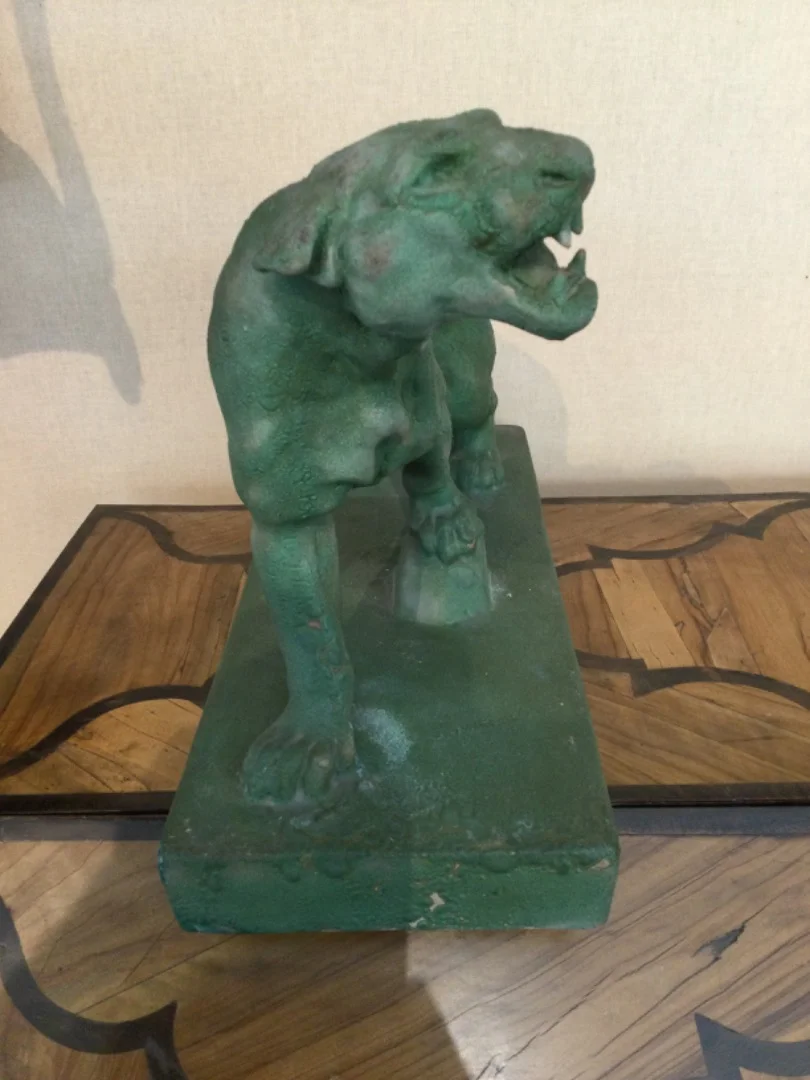 ''Lionne Rugissant''