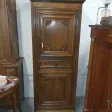 Homme debout en chêne