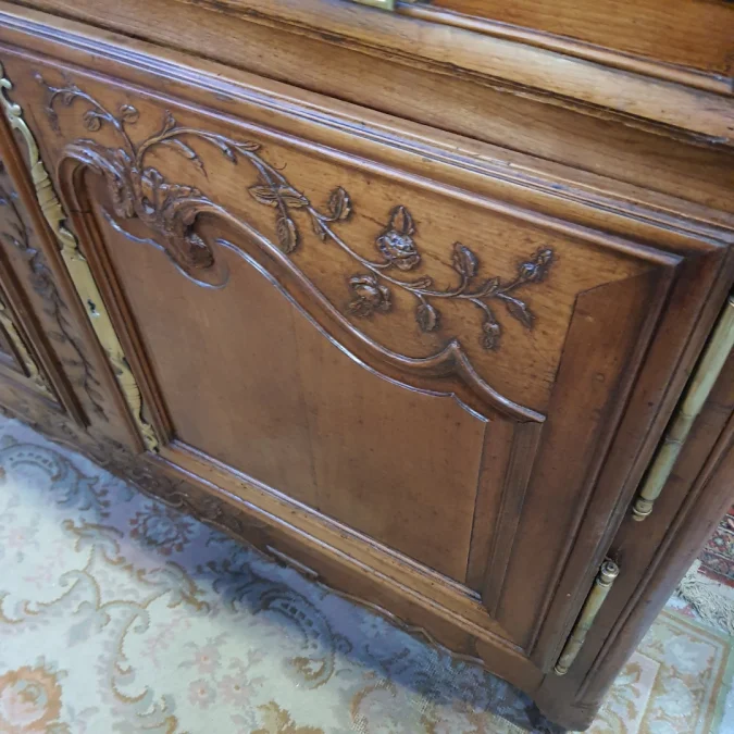 Buffet normand en merisier