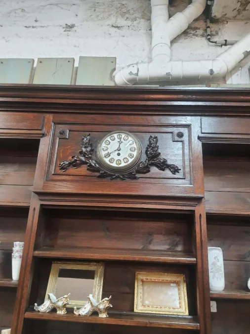 Grand meuble de pharmacie