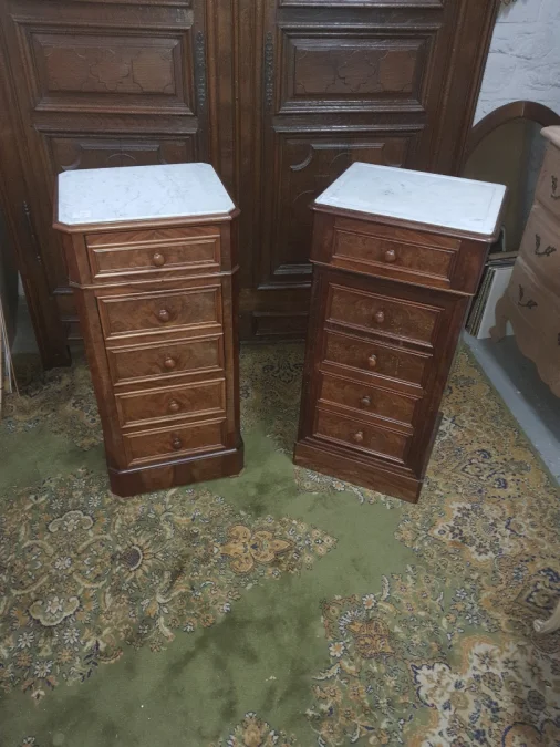 BEDSIDE TABLE