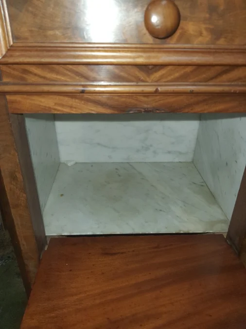 BEDSIDE TABLE