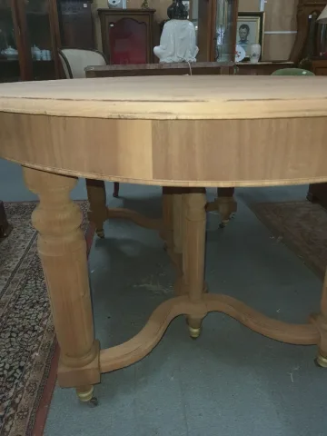 Table ovale avec allonges