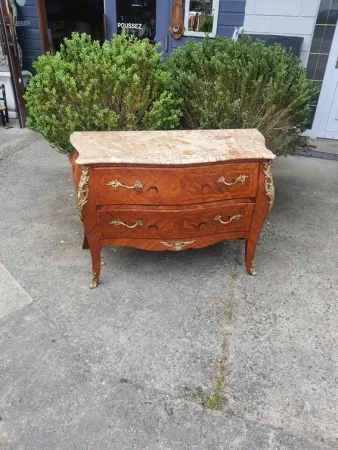 Commode en marqueterie style Louis xv
