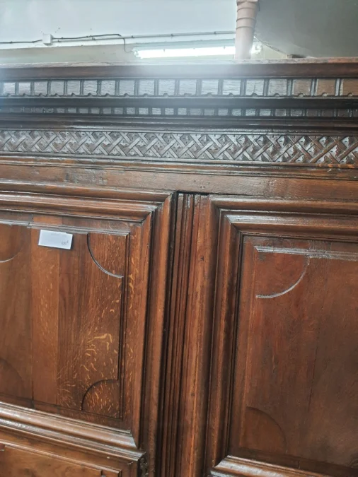 ARMADIO IN STILE LOUIS XIII