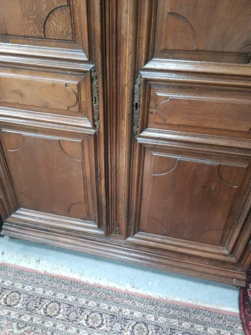 Armoire Louis XIII de petite taille