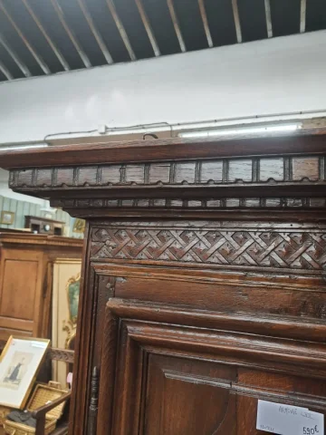 Armoire Louis XIII de petite taille