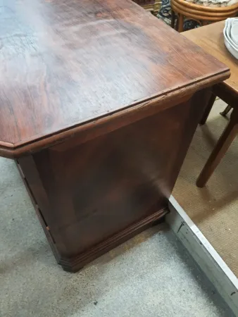 Commode en noyer