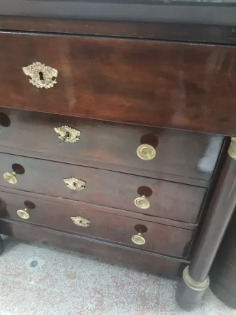Petite commode empire en acajou