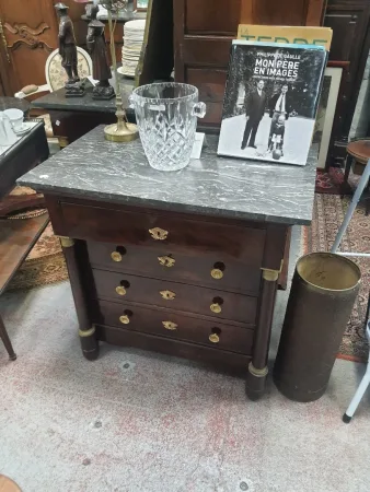Petite commode empire en acajou