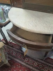 KONSOLENTISCH IM LOUIS XVI-STIL