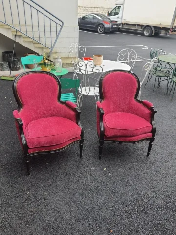 PAIR OF LOUIS XVI STYLE ARMCHAIRS