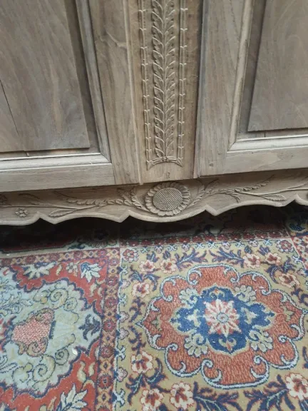 Armoire normande décapée