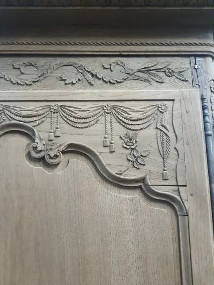 Armoire normande décapée