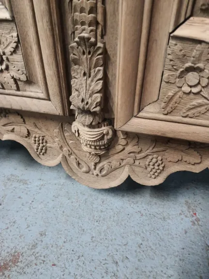 armoire normande de mariage decapée