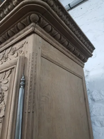 armoire normande de mariage decapée
